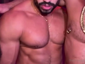 肥佬群P狂欢 asian husky gay sex videos