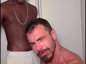 和大鸡巴玩花样 xxx asian gym gay sex videos