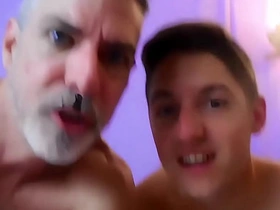 人形犬：Devin Jones与Richard Lennox激烈交媾 渴求下流游戏 korean blissful student porn