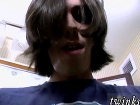 亚洲男同自慰3gp视频 他瞄准时更加粗暴 japanese library gay porn