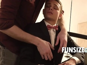 与嫩男友的情人节约会 china gay boy porn