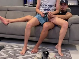 教干儿子打飞机 freeze gay porn japan