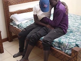 黑人非洲人Micheal与Arthur无套肛交 hot bbc gay porn