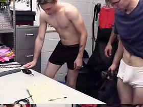 变态黑警Donovan Cox深喉猛操精壮少年Nico Shooting star - 少年犯系列 asian unconcerned sex videos xxx